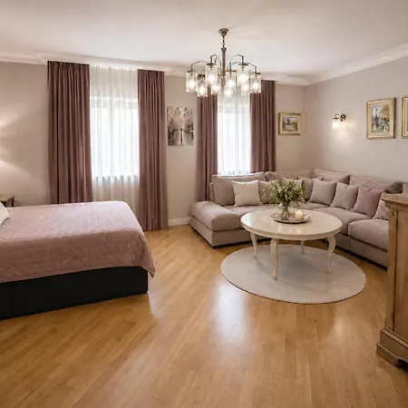 K21 Stare Apartment