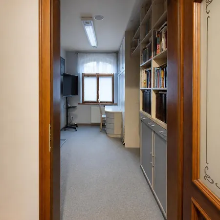 K21 Stare Apartment